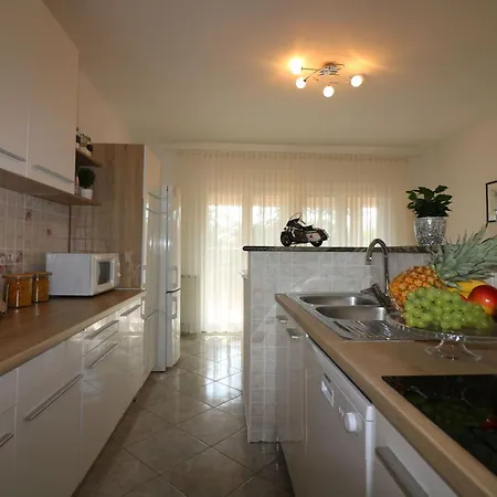 Luna By Interhome * Poreč