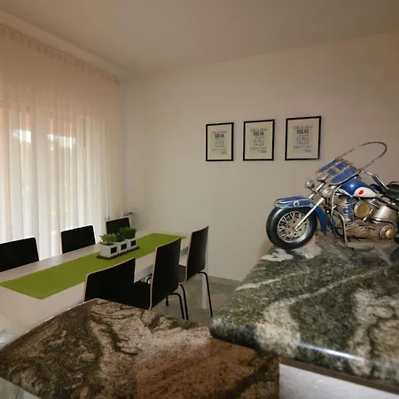 Luna By Interhome * Poreč