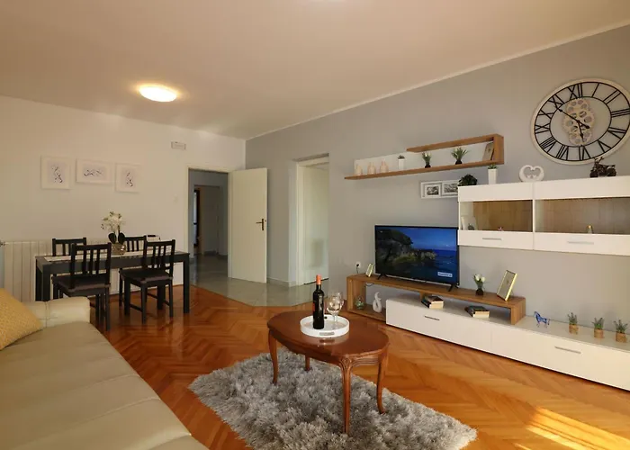 Luna By Interhome 포레치