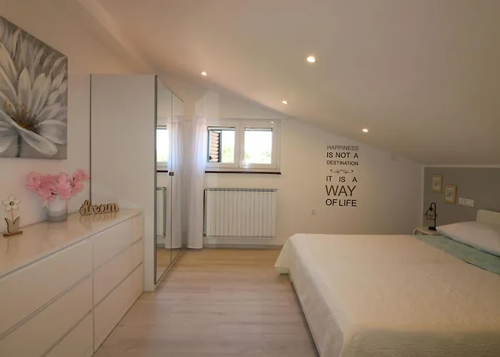 Luna By Interhome * Porec